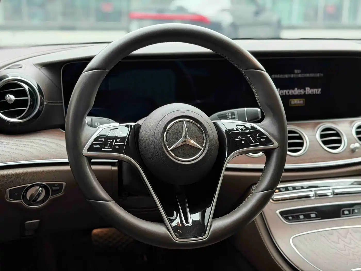 Mercedes-Benz E-Class 2023 E 300 L Fashion фото 13