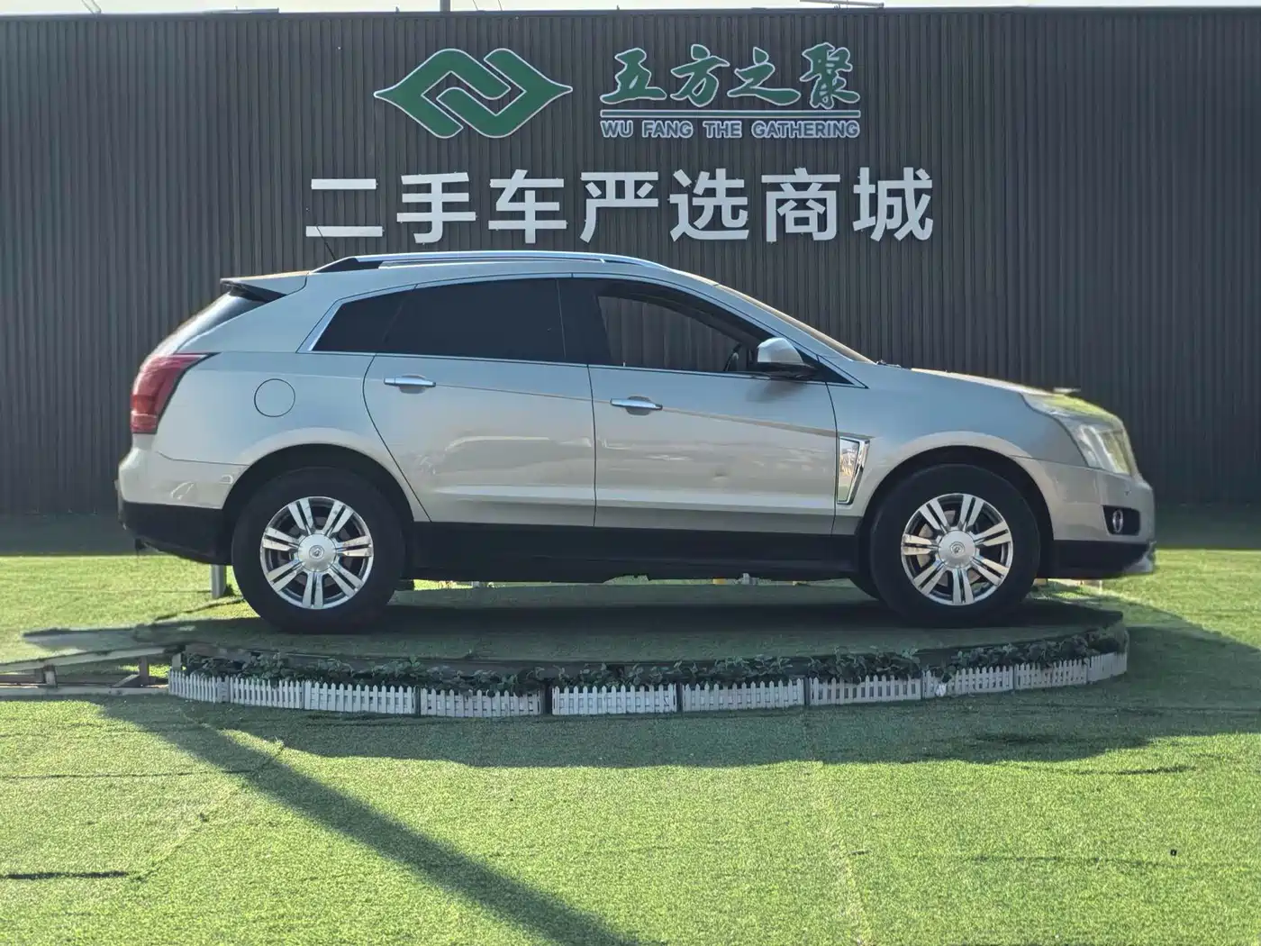 Cadillac SRX 2013 3.0L Elite фото 7