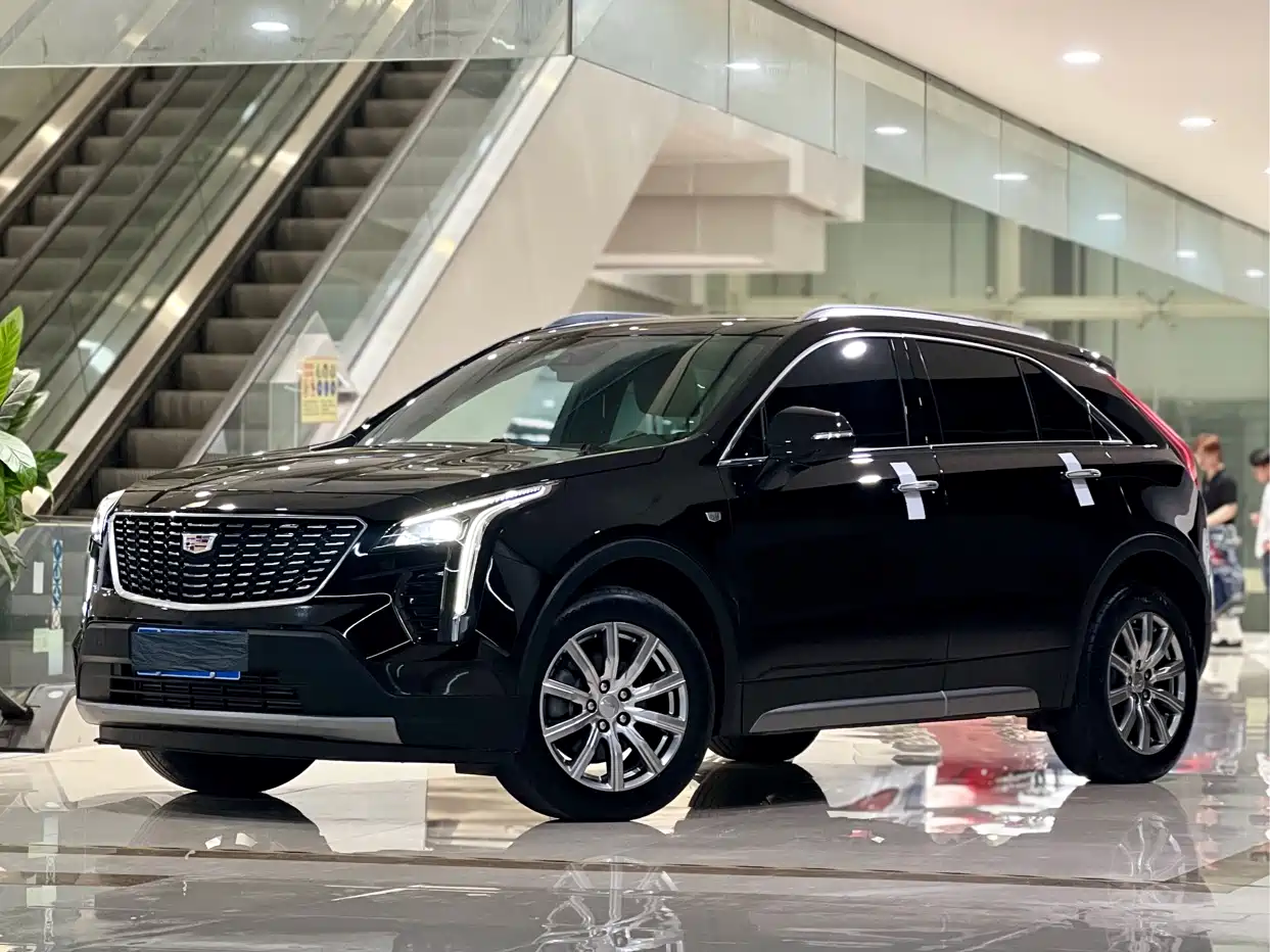 CADILLAC XT4