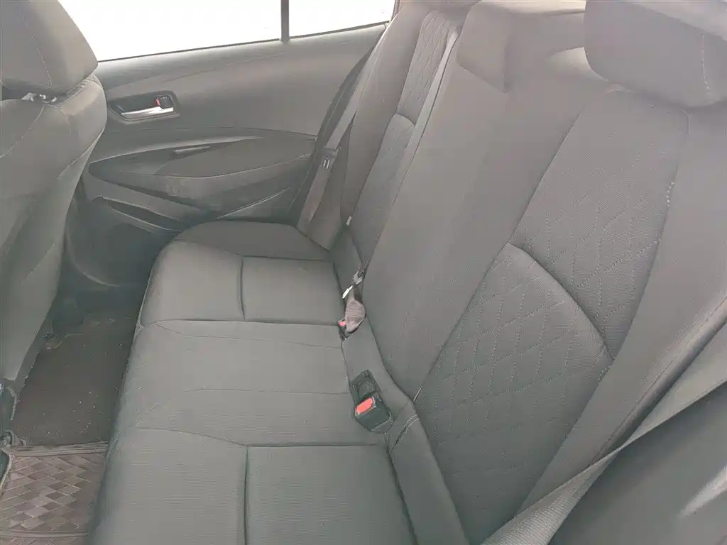 Toyota Corolla 2021 Hybrid 1.8L E-CVT Pioneer Edition фото 17