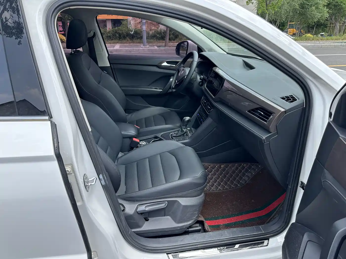 VOLKSWAGEN TUYUE