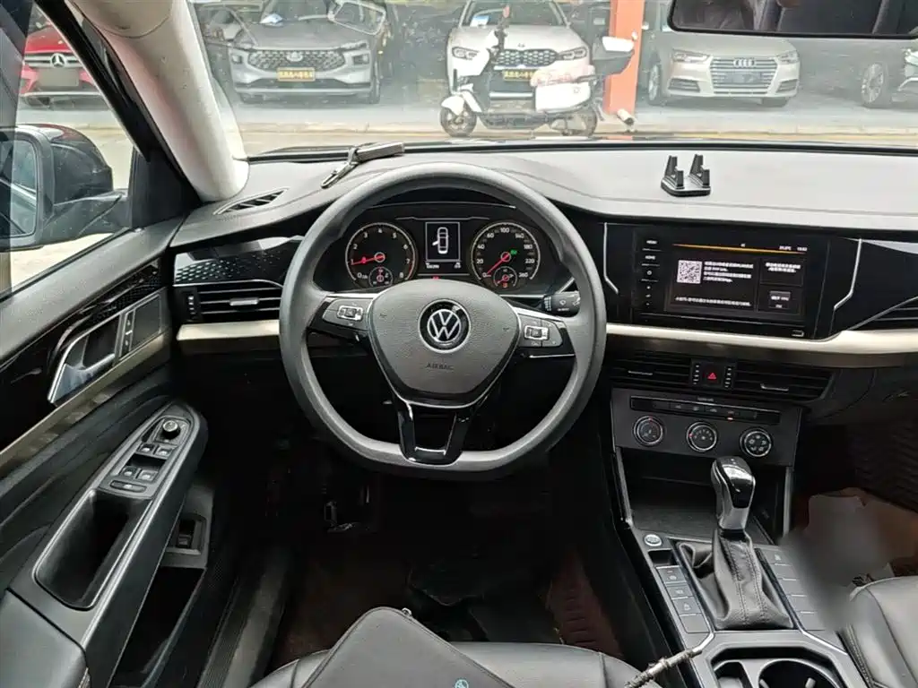 Volkswagen Passat 2021 Model 280TSI Business Edition фото 11