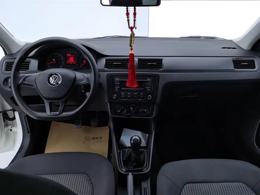 VOLKSWAGEN SANTANA
