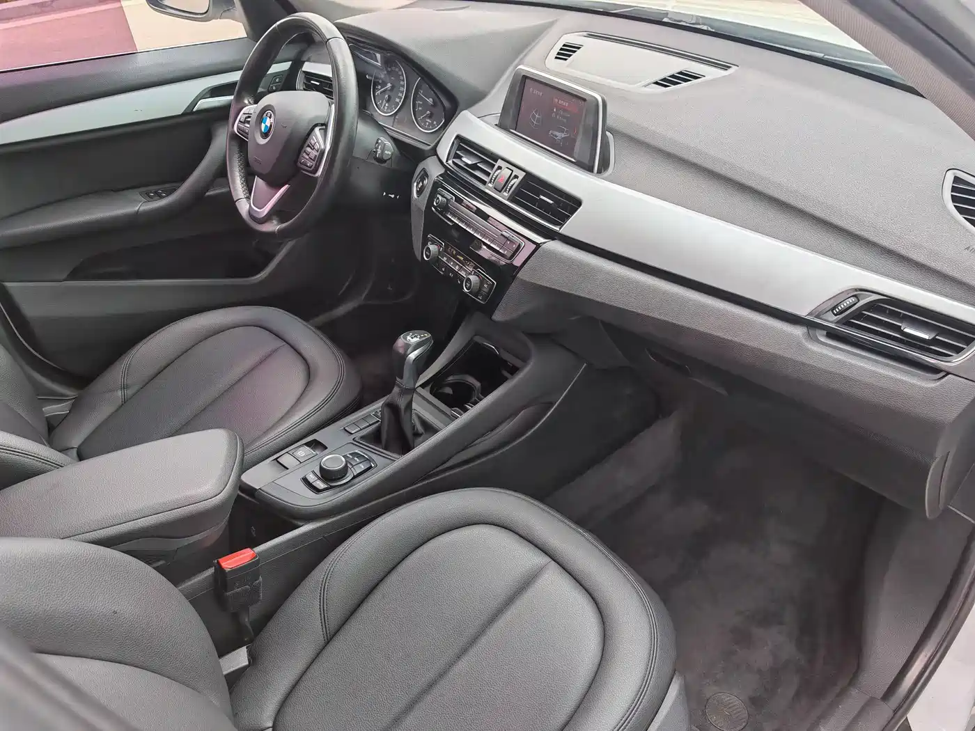 BMW X1 2018 sDrive20Li Leading Model фото 18