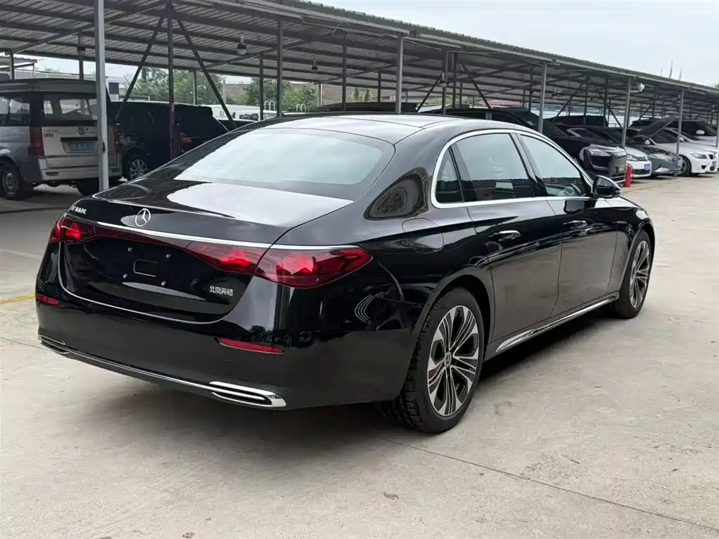 MERCEDES-BENZ E-CLASS