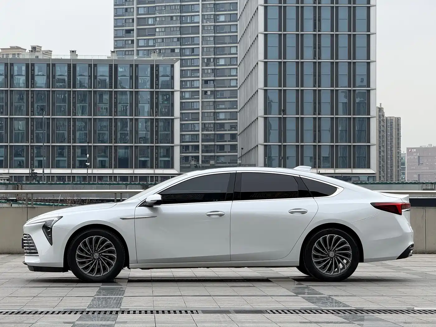 Buick LaCrosse 2023 28T Premium Edition фото 14