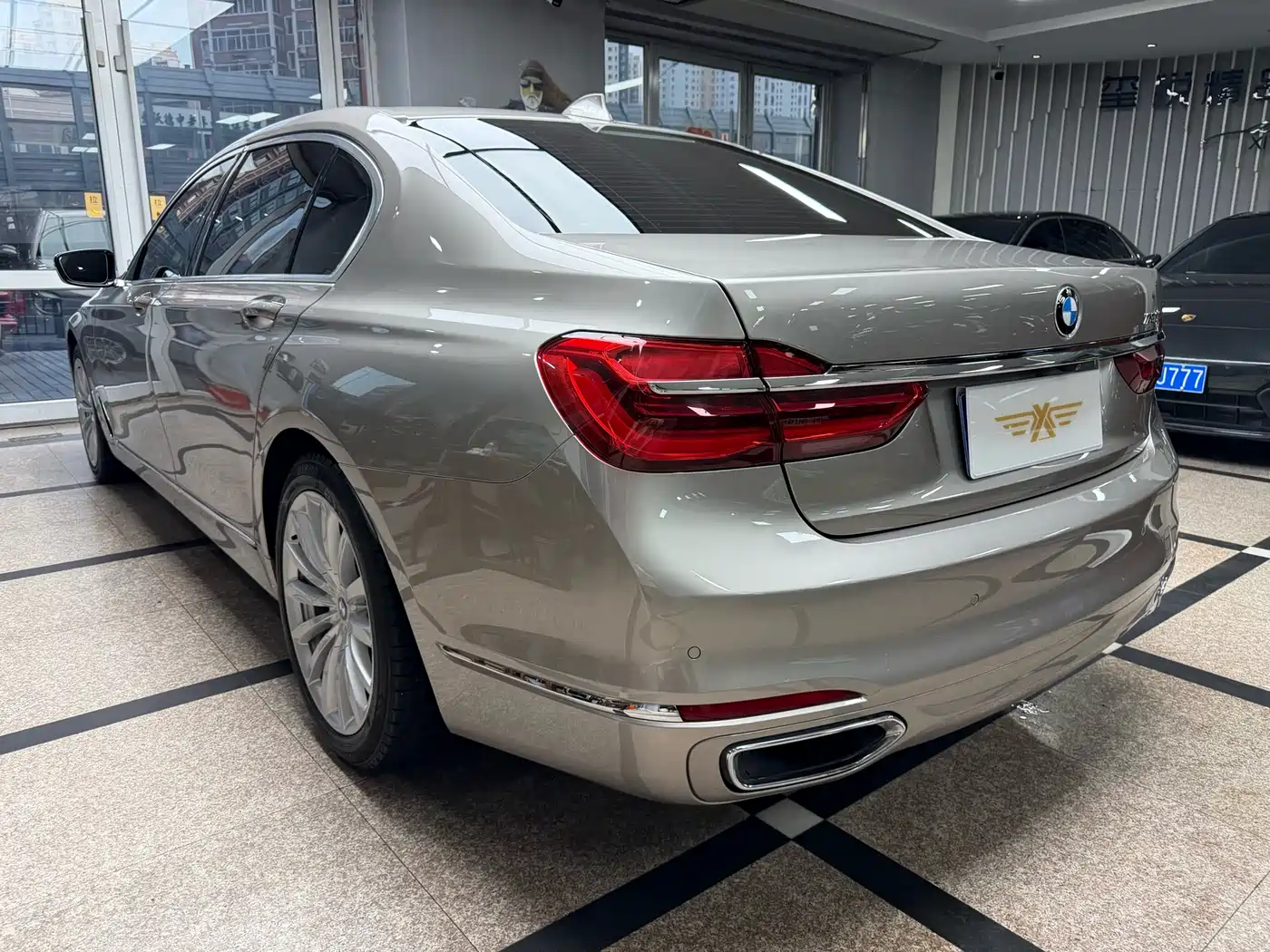 BMW 7 Series 2016 730Li Leading фото 7