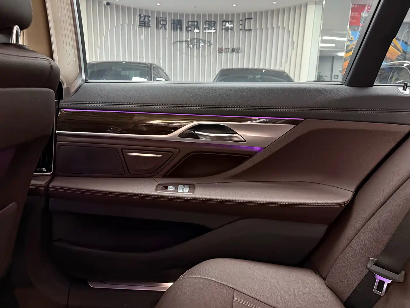 BMW 7 Series 2016 730Li Leading фото 26
