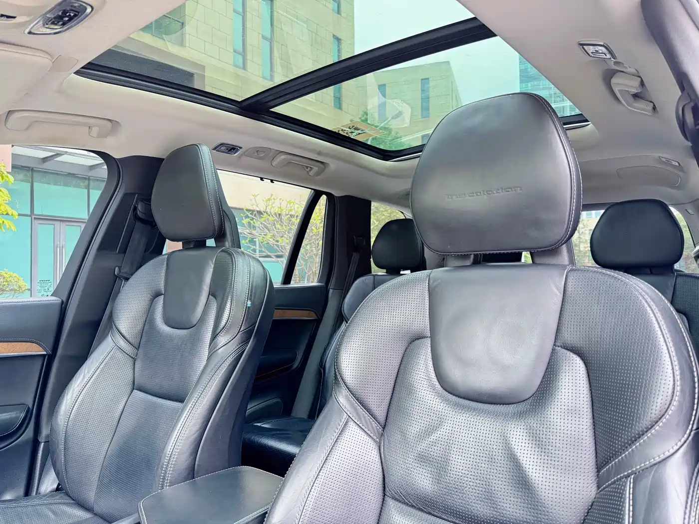 Фото 9 - Volvo XC90