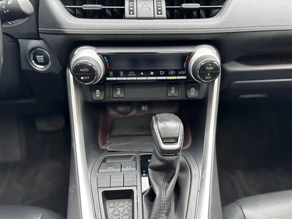 Toyota RAV4 Rongfang 2021 2.0L CVT 2WD Premium фото 4