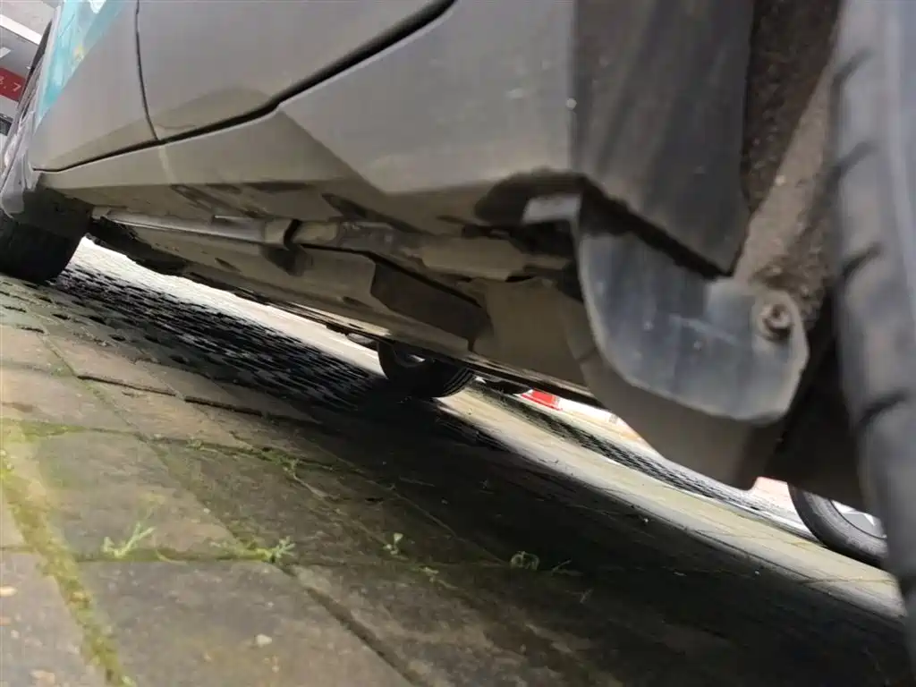 Toyota C-HR 2018 2.0L Leading Edition China V фото 6