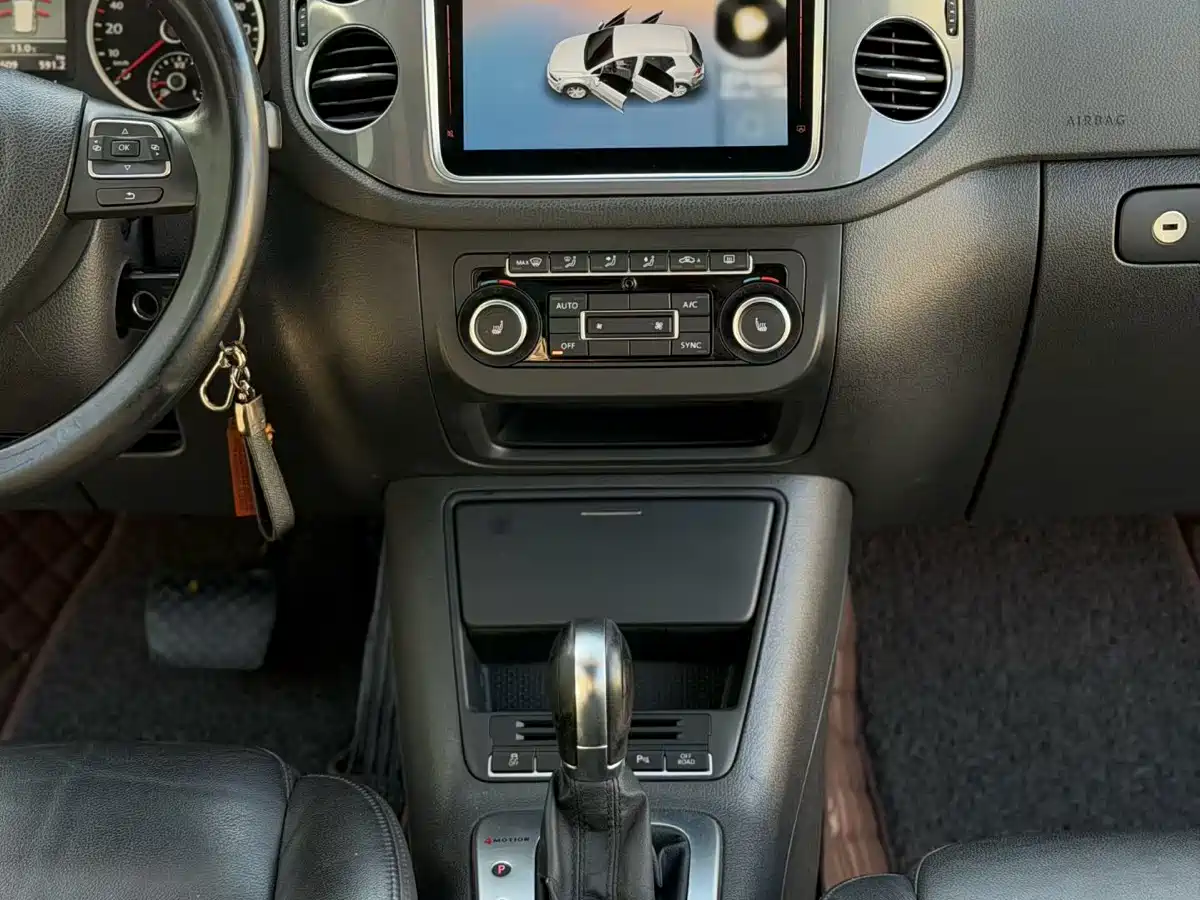 Volkswagen Tiguan 2012 2.0TSI Comfort фото 8