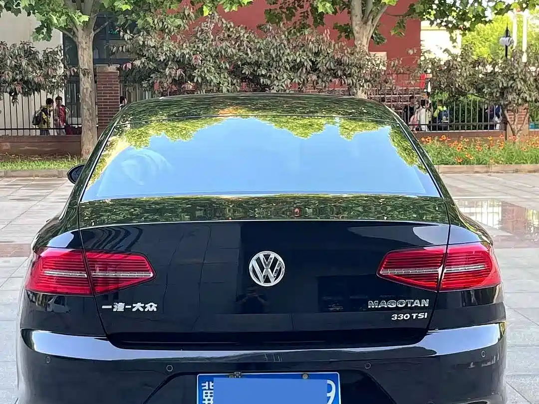 Volkswagen Magotan 2017 330TSI DSG Leading фото 8