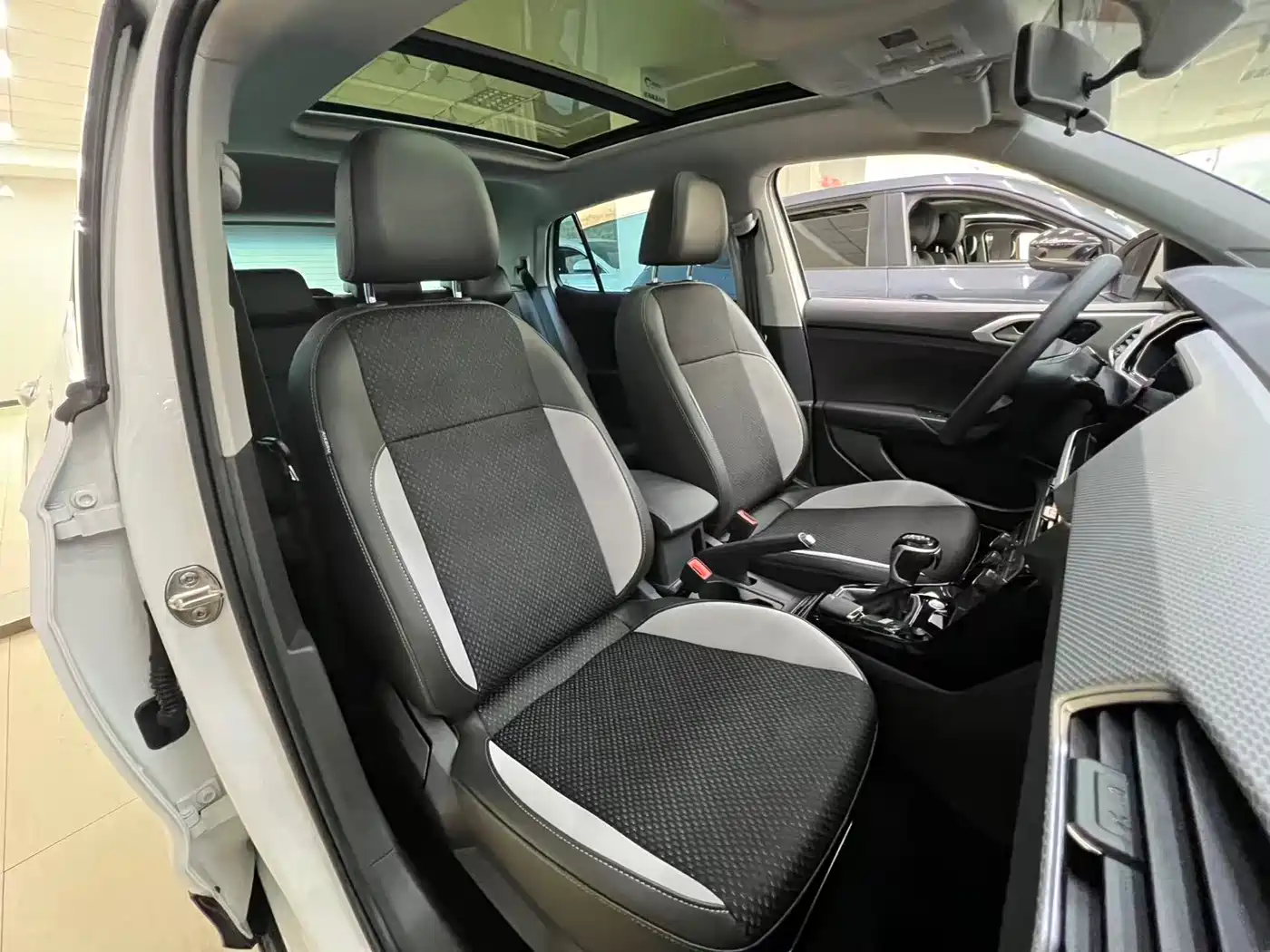 VOLKSWAGEN EXPLORING THE SHADOW