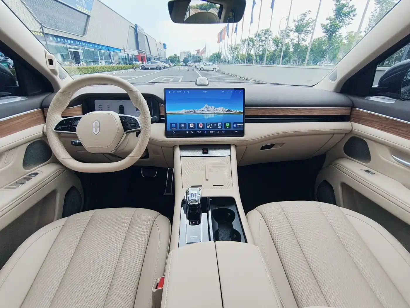 AITO Wenjie AITO M7 2024 1.5T Smart AWD Max Edition 5-Seater фото 12