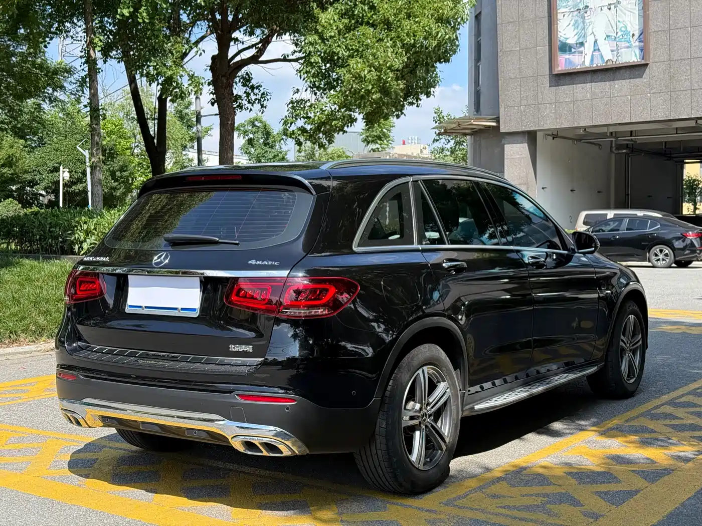 Mercedes-Benz GLC 2021 GLC 260 L 4MATIC Sporty фото 4