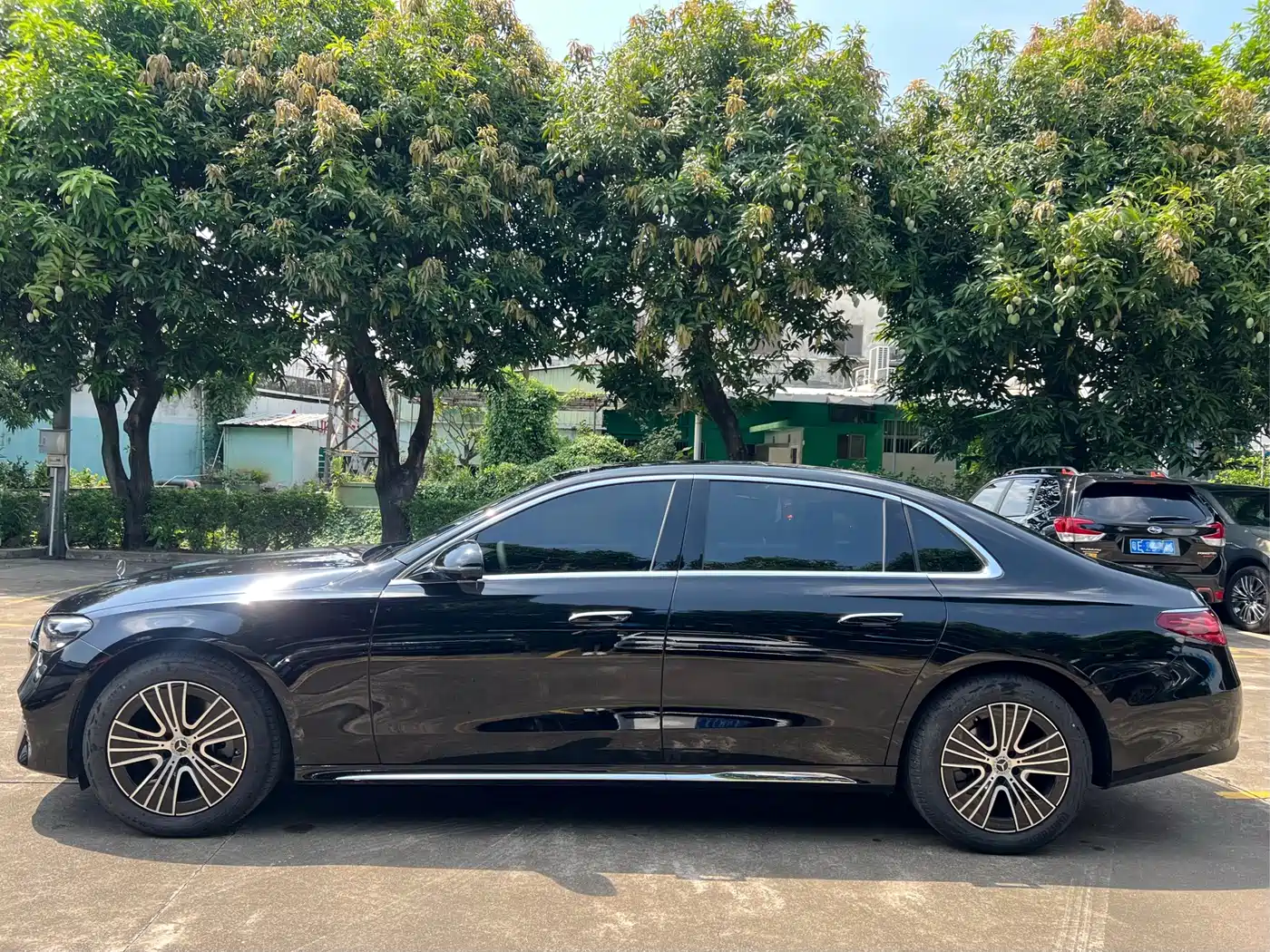 Mercedes-Benz E-Class 2026 E 260 L Classic Edition фото 3