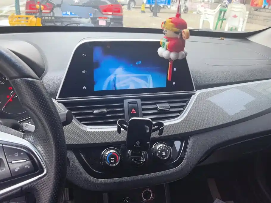 Baojun 310W 2018 2018 1.5L Automatic Luxury China VI