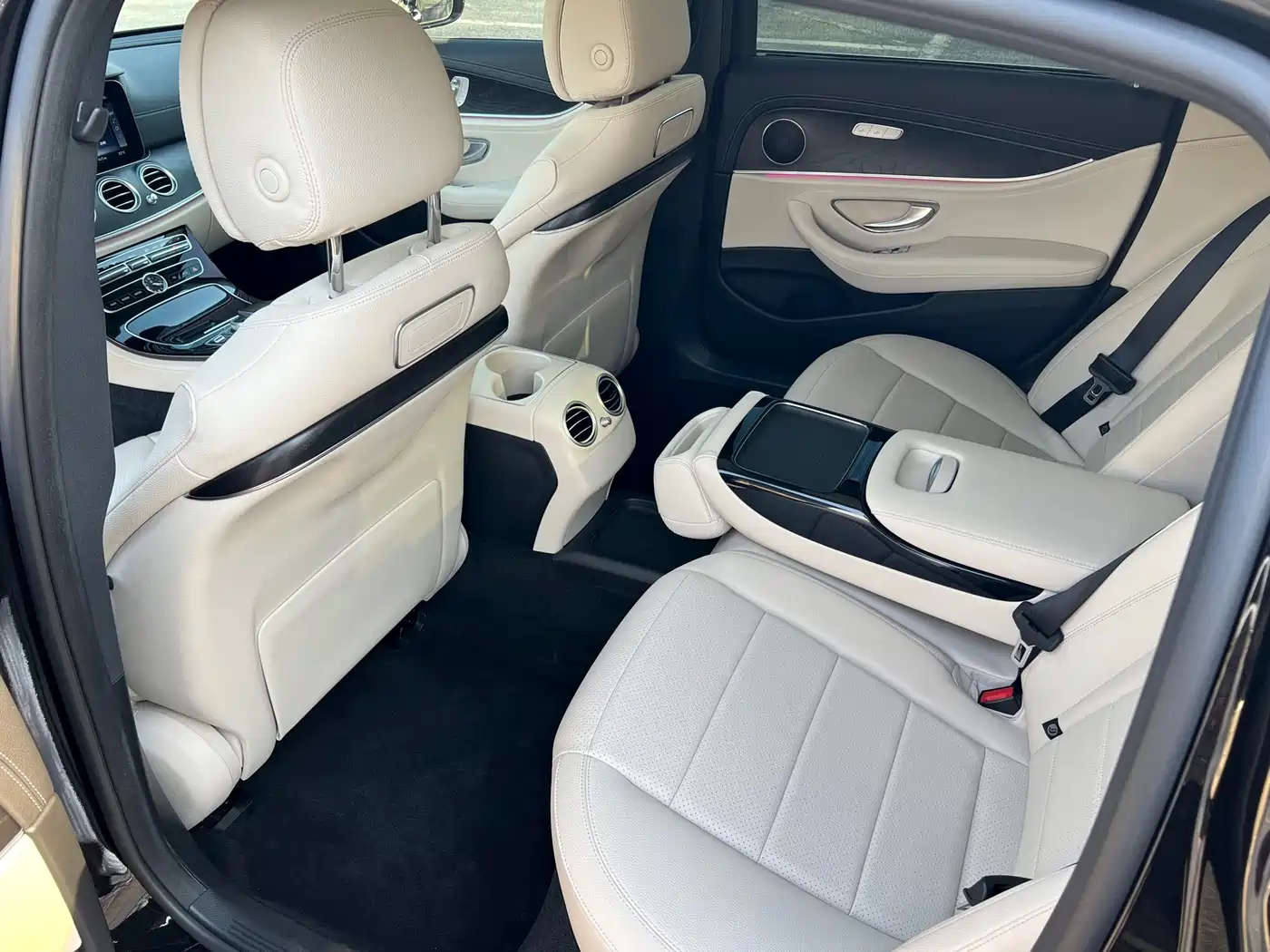 Mercedes-Benz E-Class 2016 E 300 L Sport Luxury фото 24