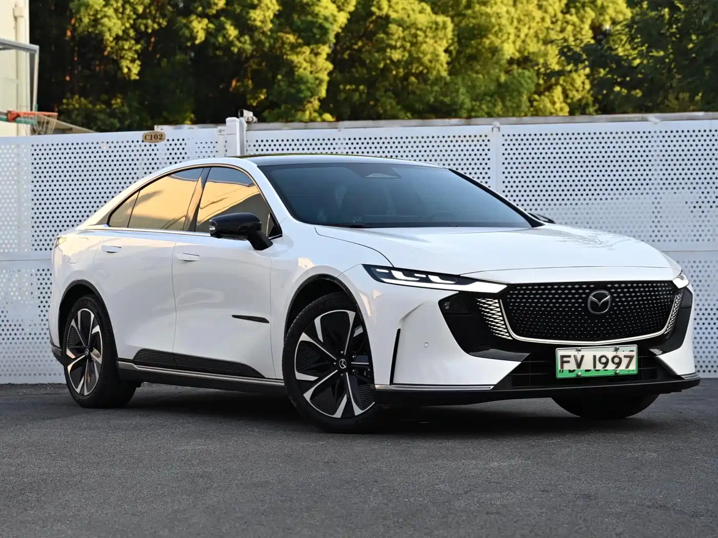 2025 Mazda EZ-6