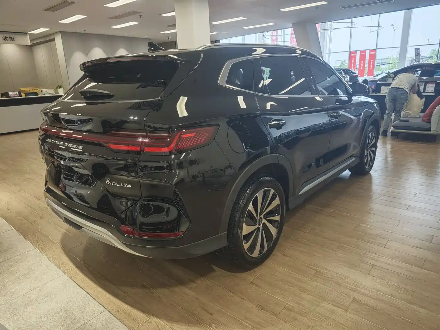 BYD Song PLUS PHEV 2024 Glory Edition DM-i 150km Flagship PLUS фото 5