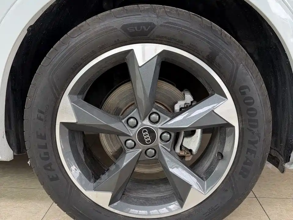 Audi Q3 2023 35 TFSI Progressive Dynamic (1.4T) фото 9