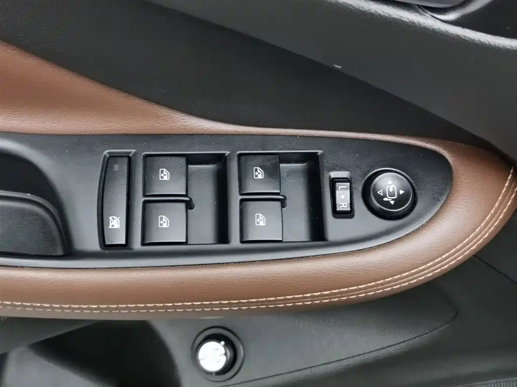 Buick Envision Plus 2017 20T 2WD Luxury фото 9