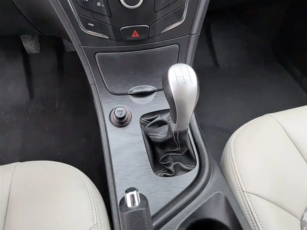 GAC Trumpchi Trumpchi GA3S Vision 2014 1.6L Manual Elite Edition фото 13