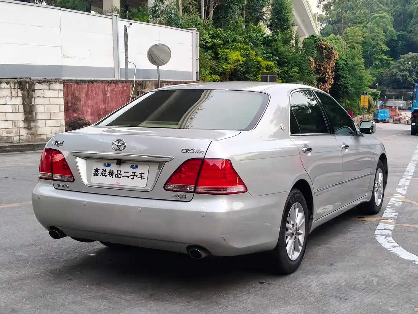 Photo 4 - Toyota Crown
