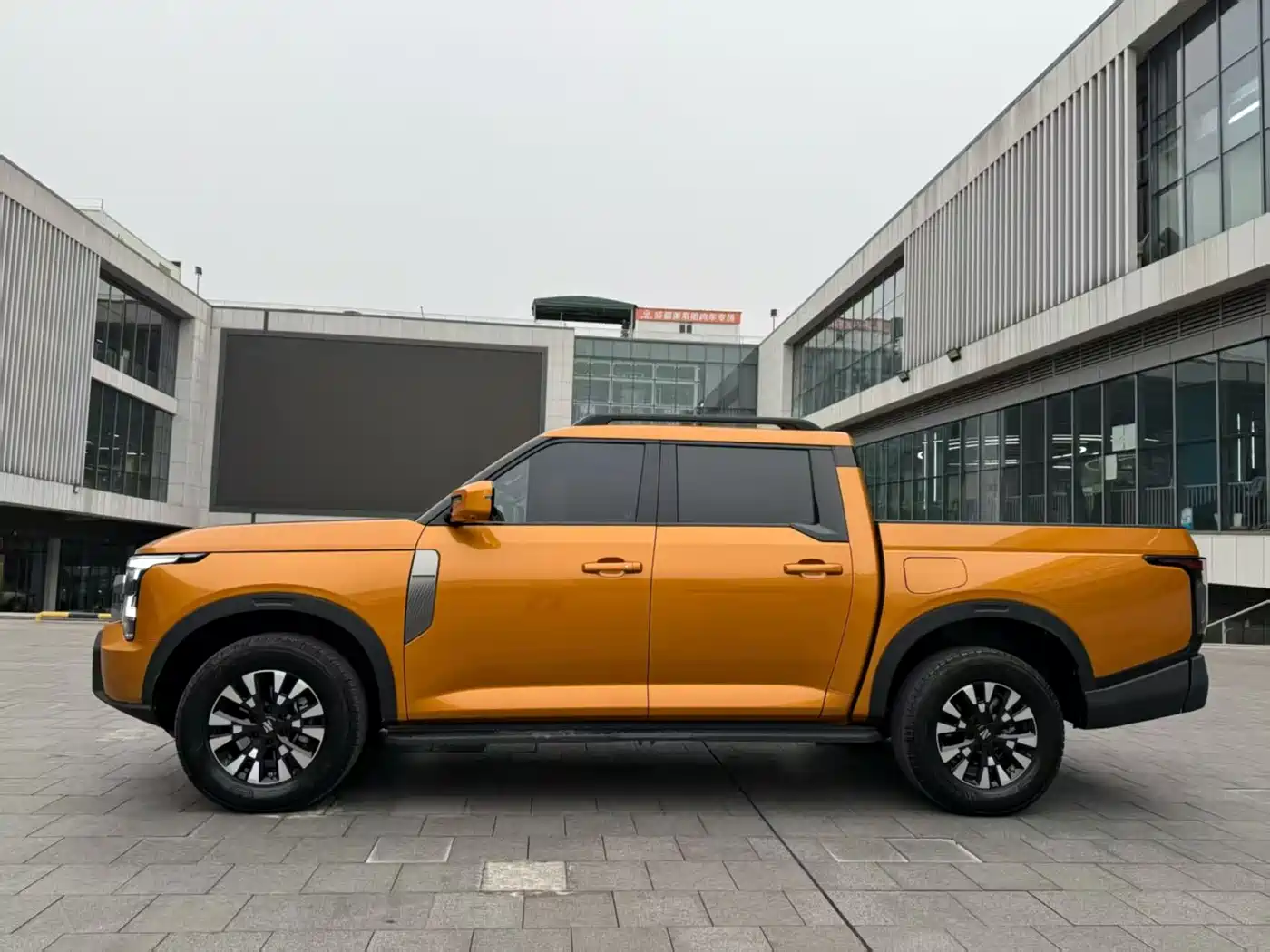 DONGFENG ZHENGZHOU NISSAN Z9