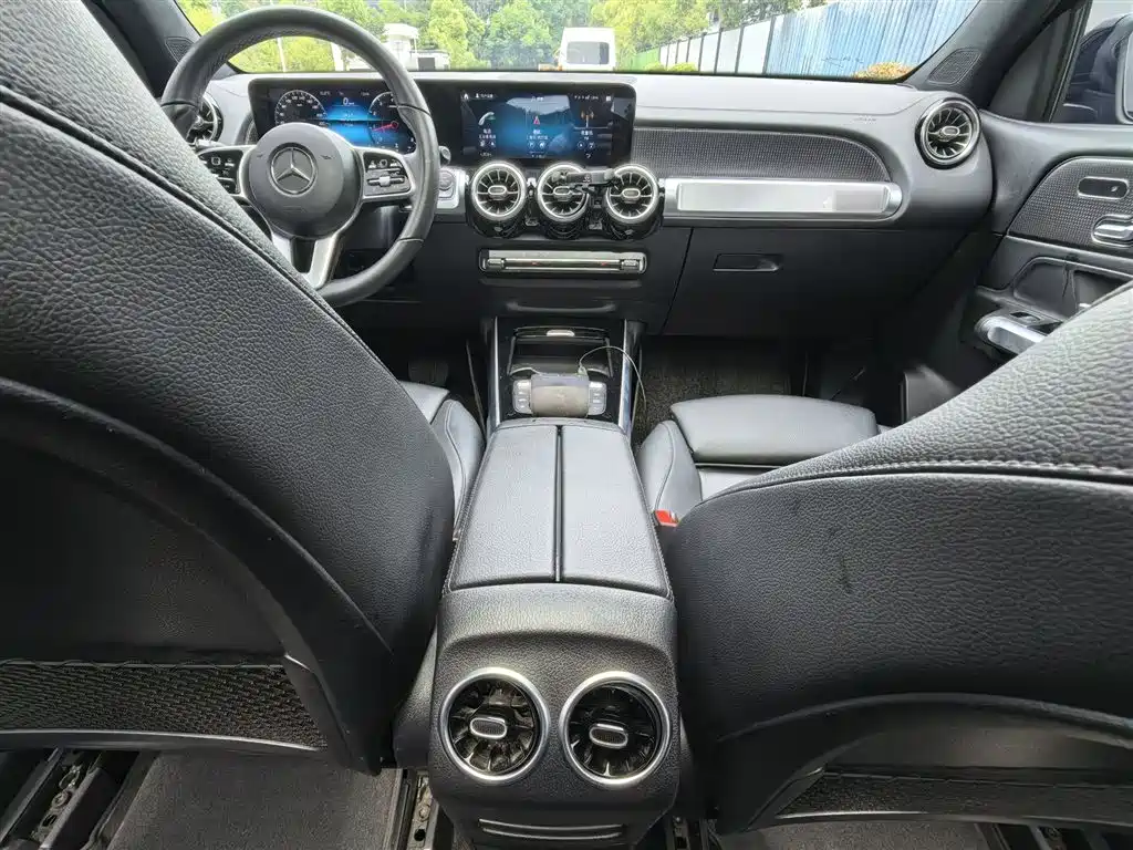 MERCEDES-BENZ GLB