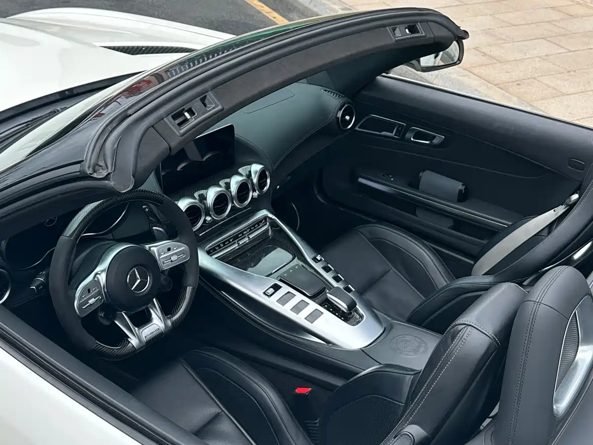 MERCEDES-BENZ AMG GT