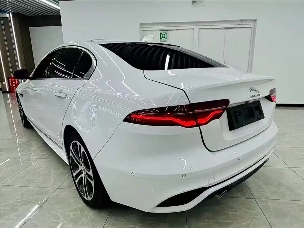 Jaguar XEL 2020 2.0T 200PS R-DYNAMIC S Progressive Sport Edition фото 7