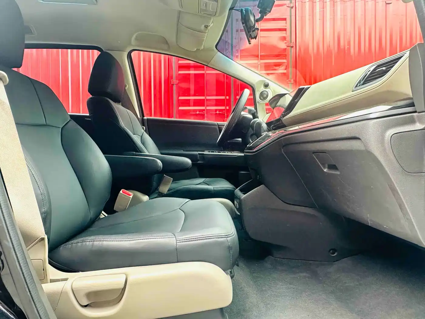 Honda Odyssey 2015 Facelift 2.4L Comfort Edition фото 11