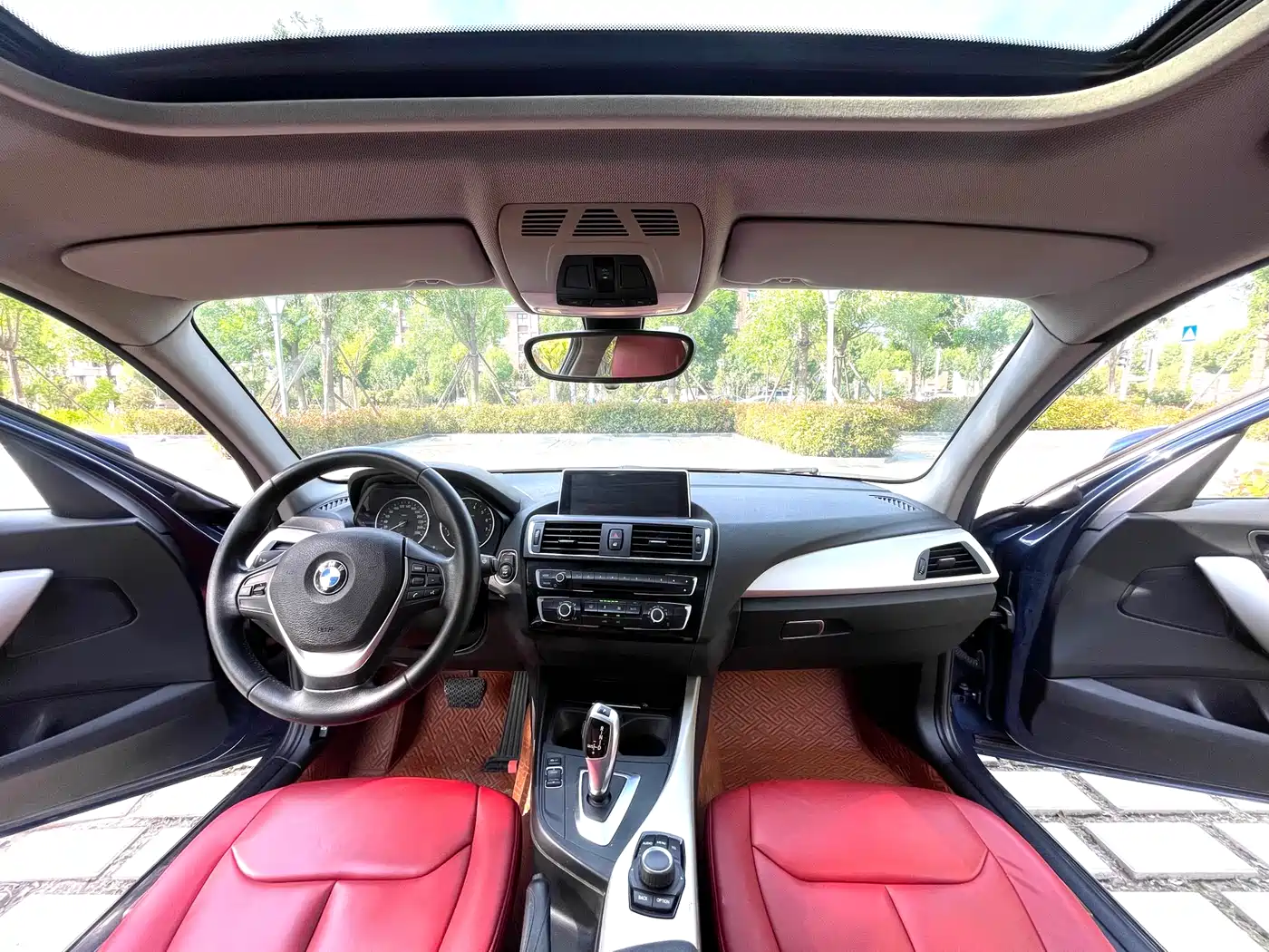 BMW 1 Series (Import) 2015 118i Leading фото 13