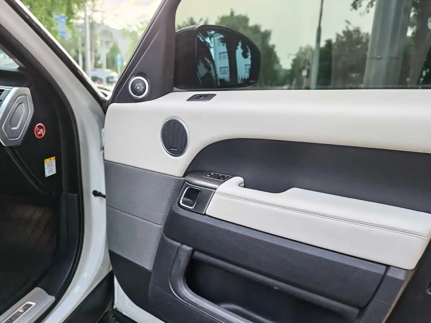 Photo 24 - Land Rover Range Rover Sport