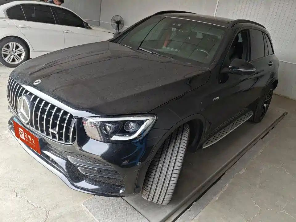 MERCEDES-BENZ GLC AMG