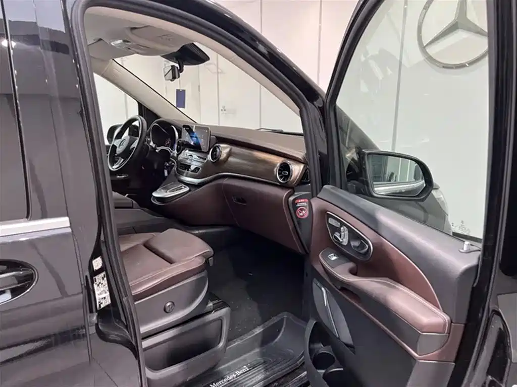Mercedes-Benz V-Class 2025 2022 V 260 L Long Wheelbase Luxury Edition