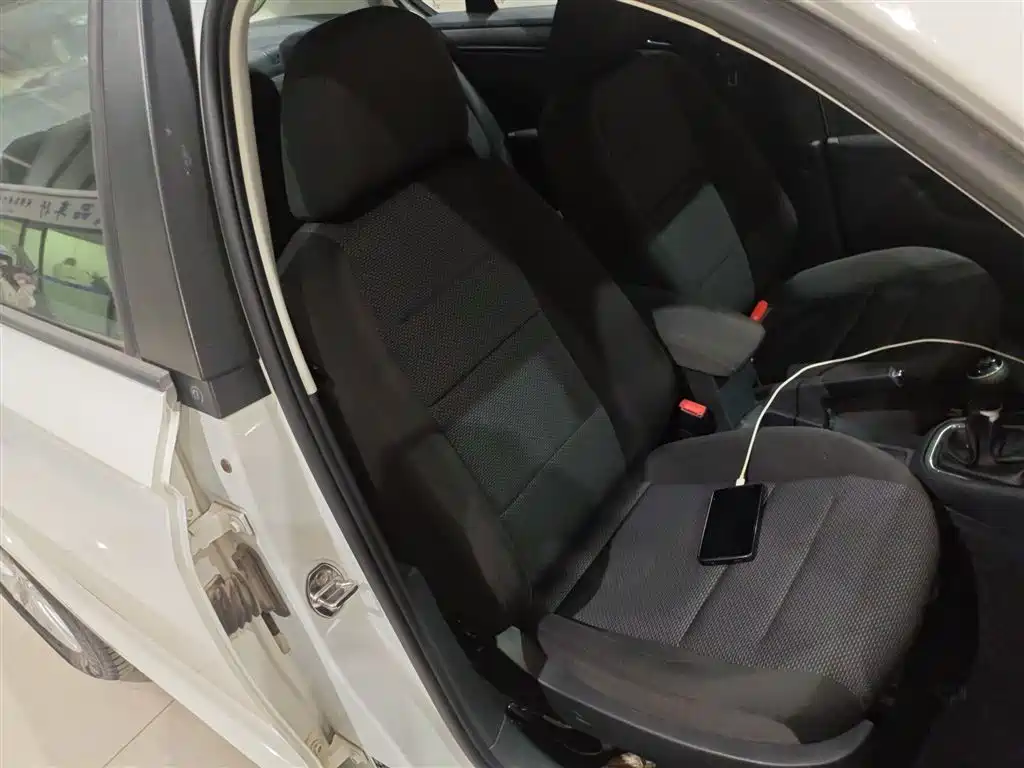 Volkswagen Bora 2018 1.5L Manual Fashion фото 25