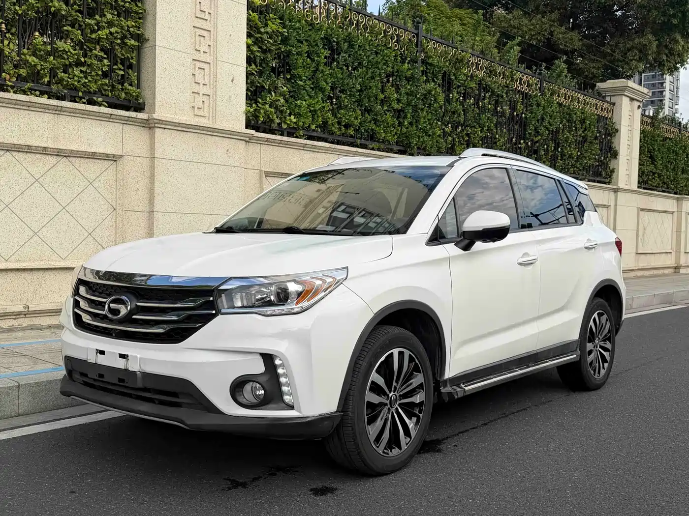 GAC Trumpchi Trumpchi GS4 2017 235T Automatic 2WD Luxury Smart Connected Edition