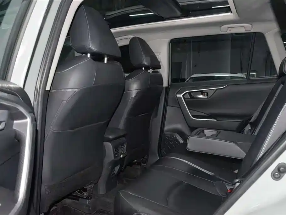 Toyota RAV4 Rongfang 2020 2.0L CVT 4WD Premium Edition фото 11