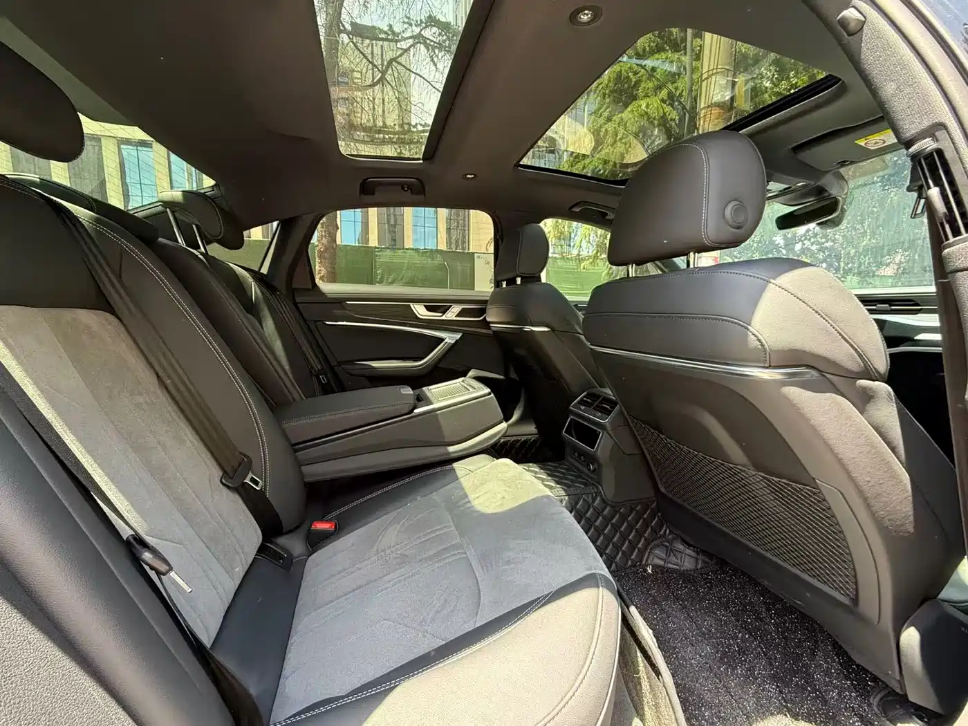 Audi A6L 2024 45 TFSI quattro Exclusive Dynamic фото 12