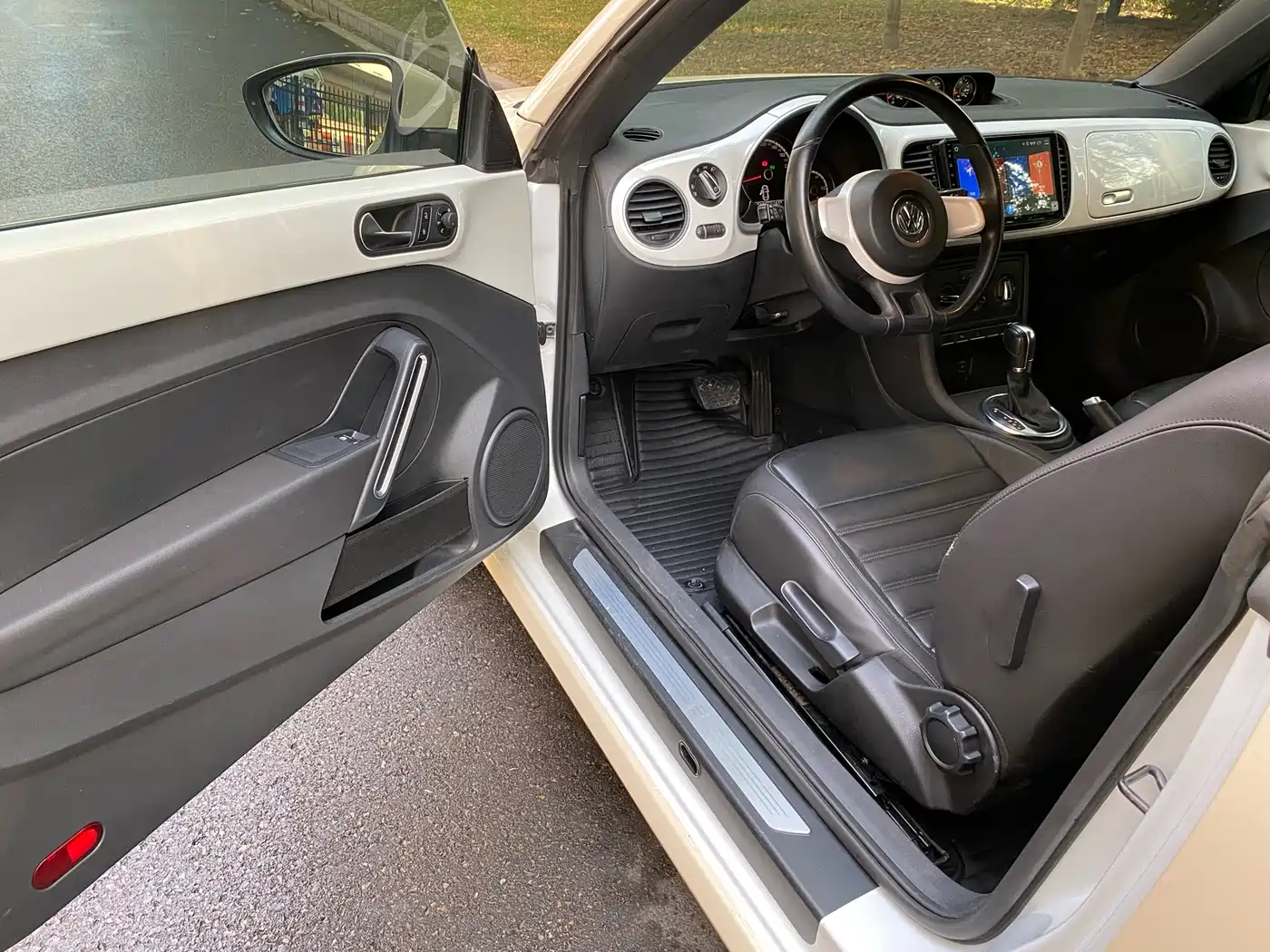 Volkswagen Beetle 2013 1.4TSI Comfort фото 19