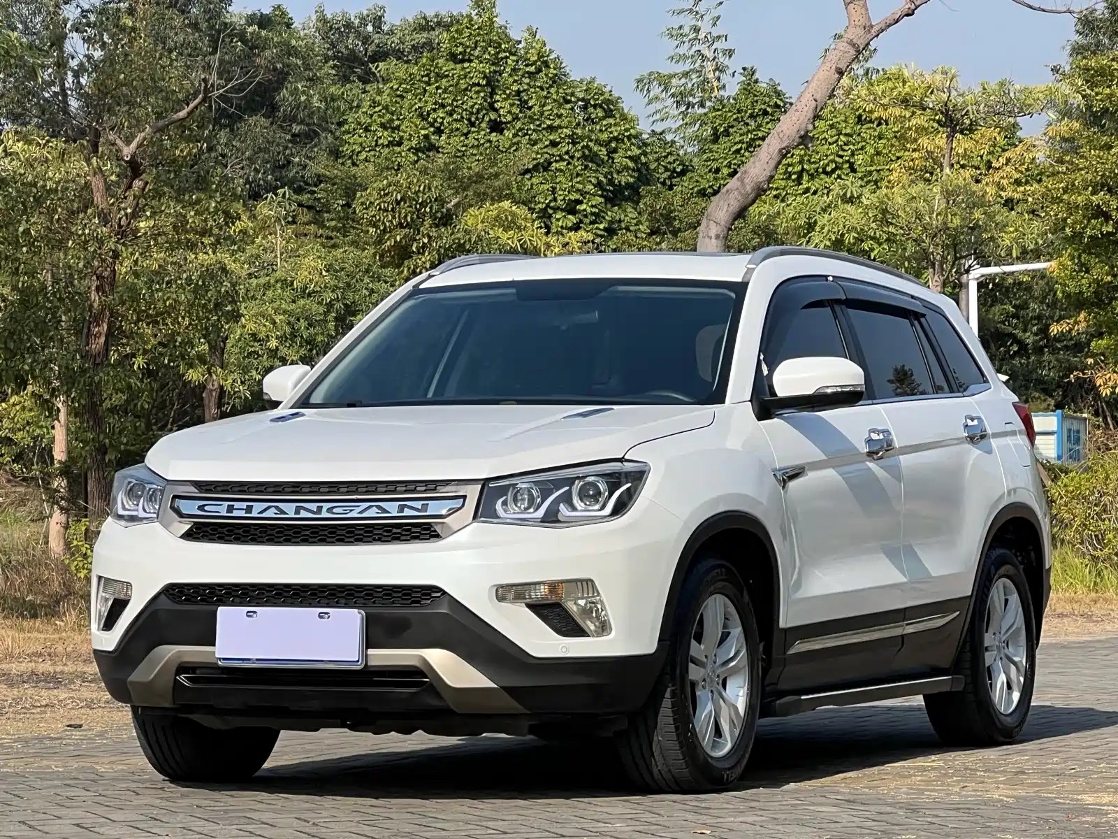 Фото 1 - Changan CS75