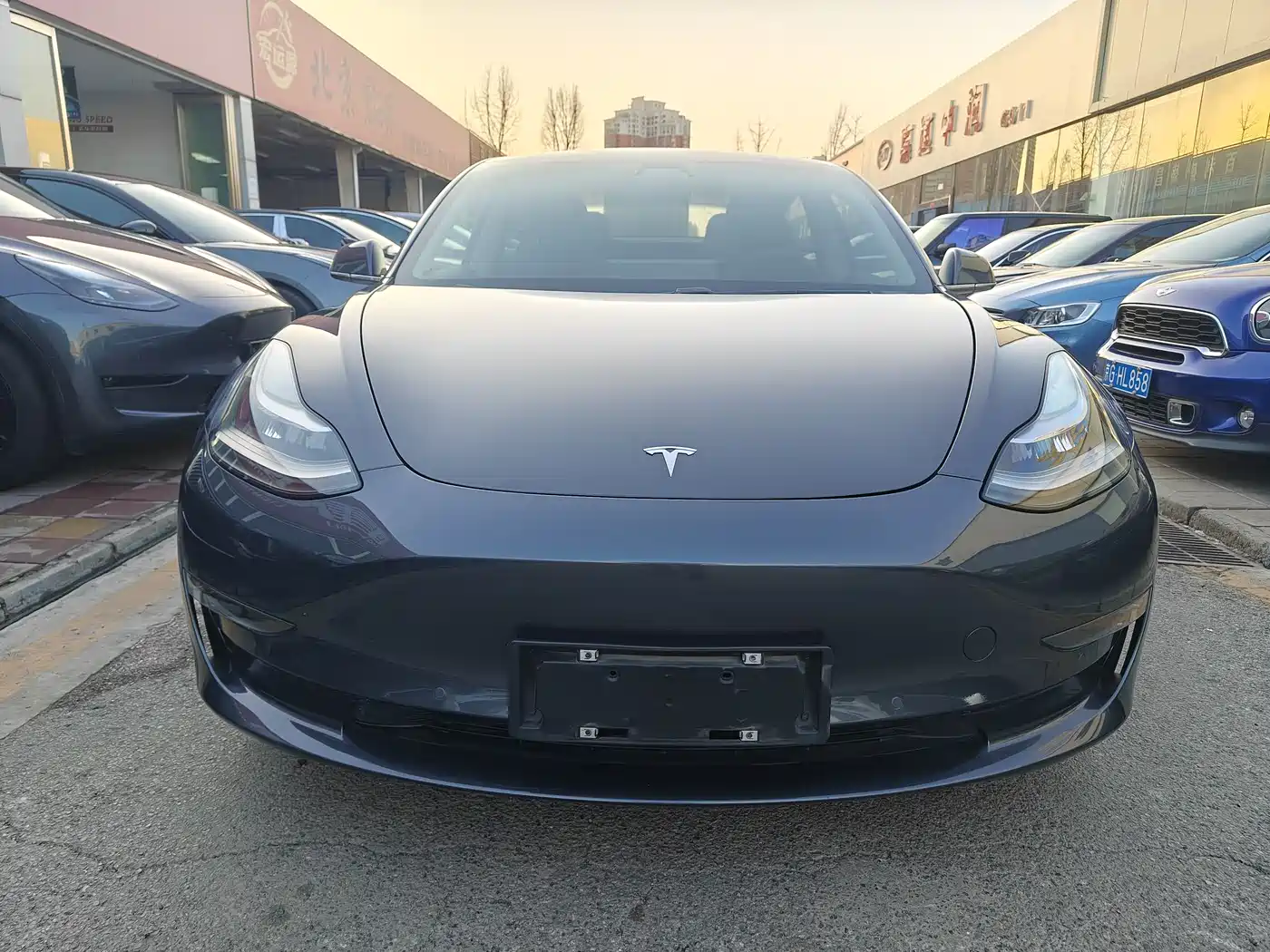 TESLA MODEL 3