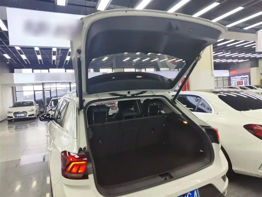 VOLKSWAGEN T-ROC EXPLORING SONGS