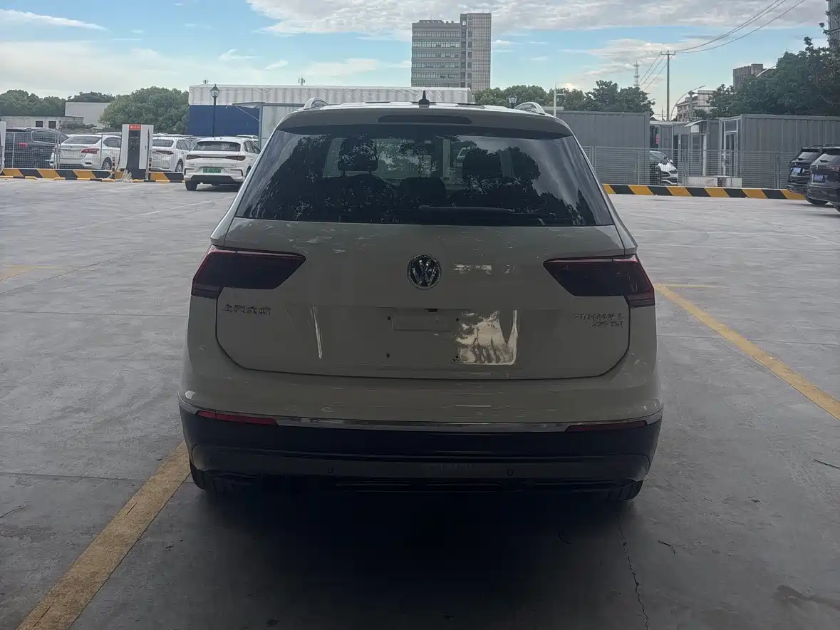Volkswagen Tiguan L 2017 330TSI Automatic 2WD Flagship Edition фото 4
