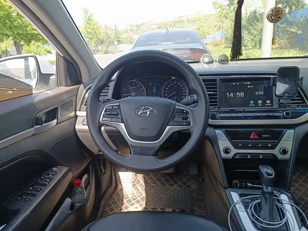 Hyundai Elantra 2016 Model 1.6L Automatic Smart Elite фото 3