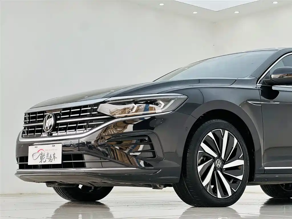 Volkswagen Passat 2023 Facelift 380TSI Luxury Edition фото 8