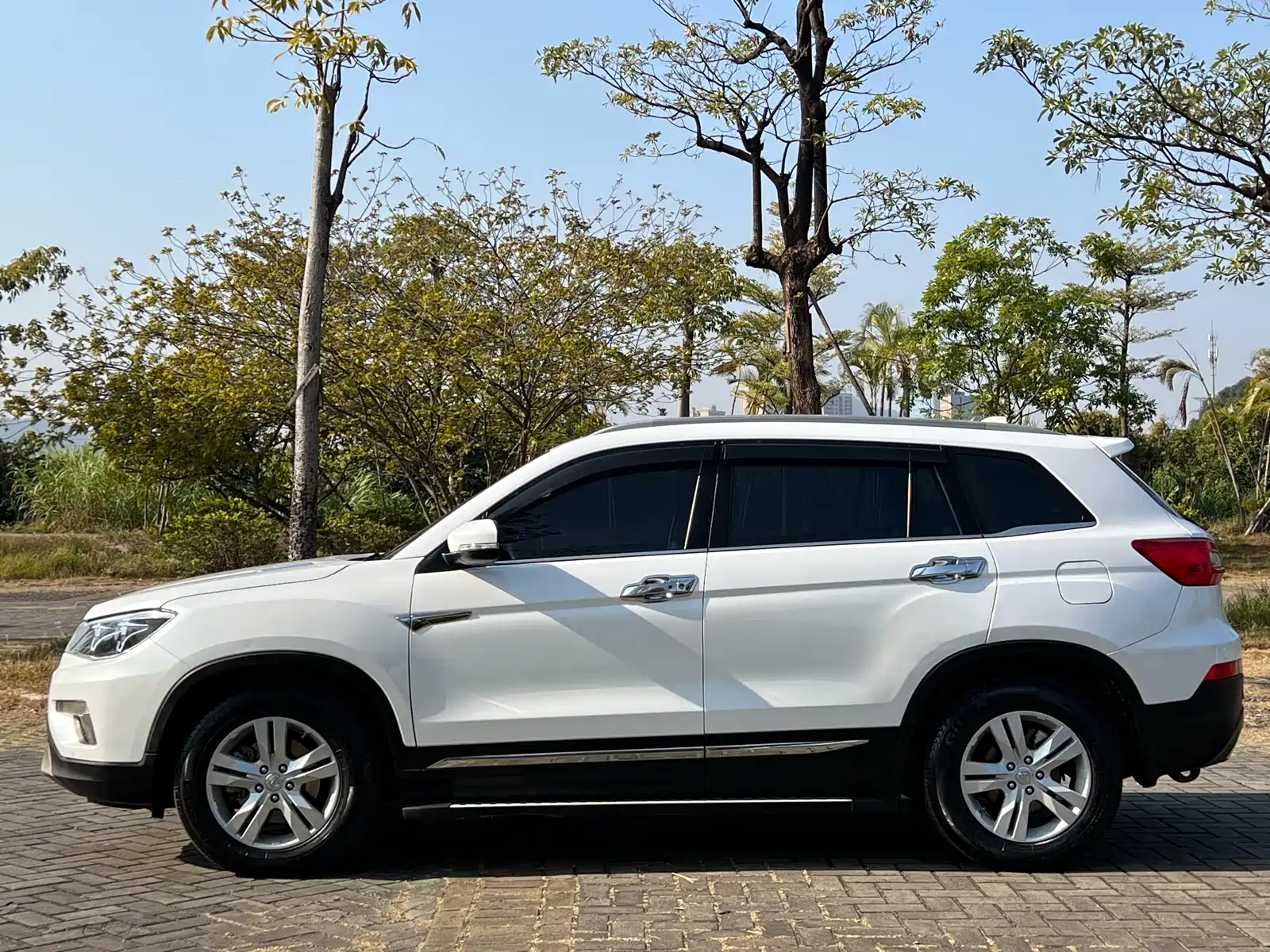 Фото 11 - Changan CS75